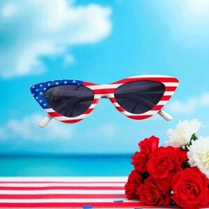 Sassy Star-Spangled Cat Eye Sunnies  New ✨